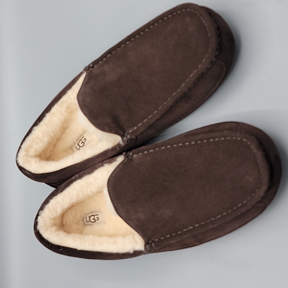 UGG Australia Ascot Suede Slippers size 12